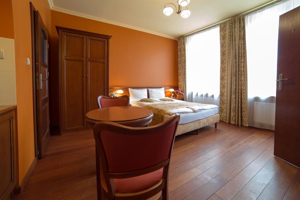 Rynek 16 Aparthotel Sandomierz Bagian luar foto