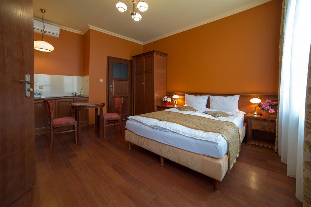 Rynek 16 Aparthotel Sandomierz Bagian luar foto