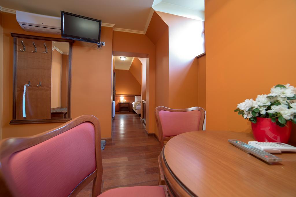 Rynek 16 Aparthotel Sandomierz Bagian luar foto